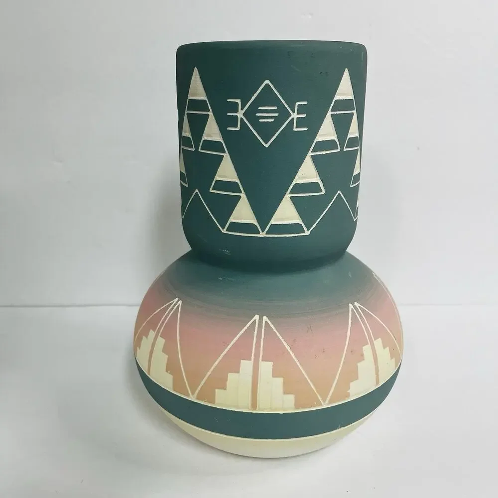 sioux pottery vase signed high‎ elk 9 inches blue pink white